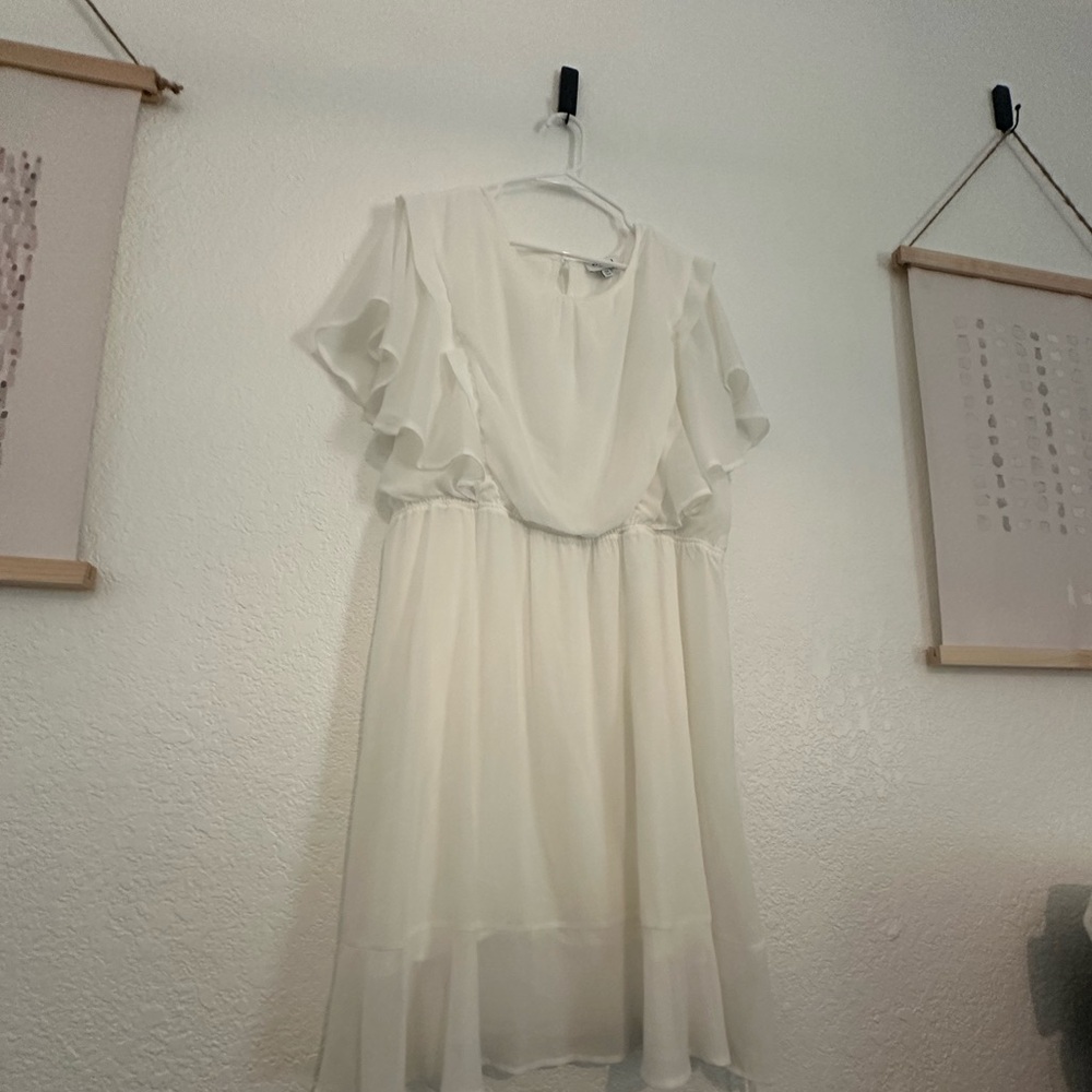 Gilli White Chiffon Blouse